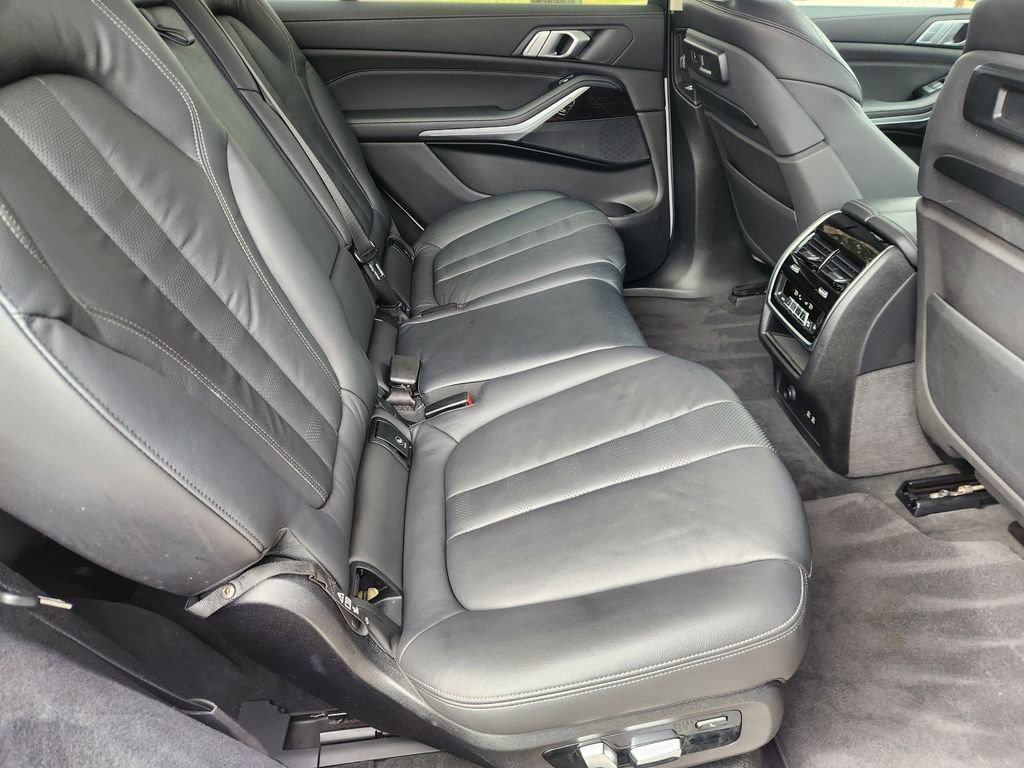 Used 2019 BMW X7 xDrive40i w/ Cold Weather Package image 33