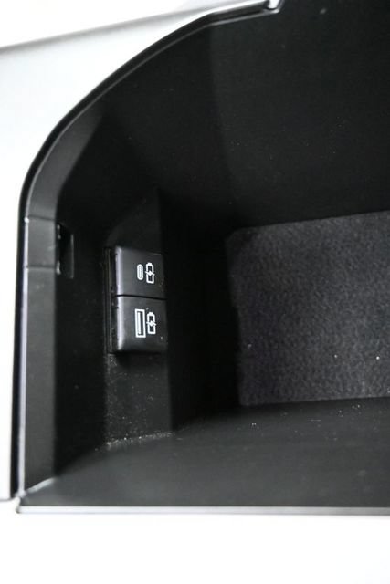 Used 2021 Toyota Camry XLE FWD image 17