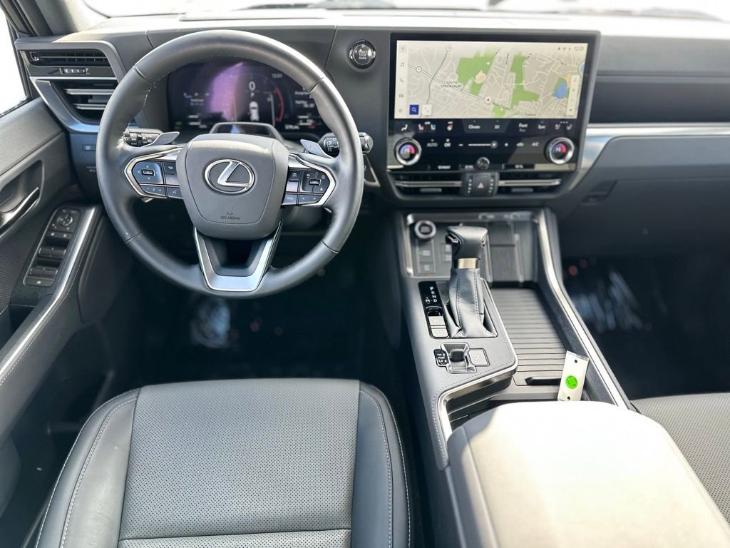Used 2025 Lexus GX 550 image 11