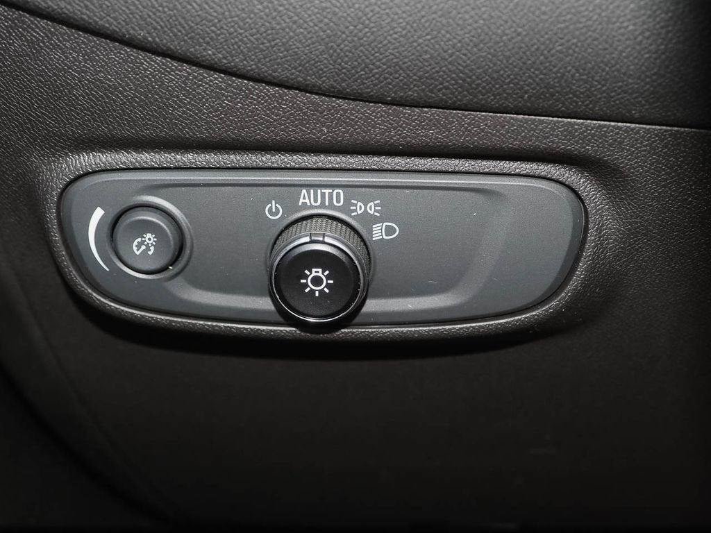 Used 2023 Chevrolet Equinox RS w/ RS Leather Package FWD image 28