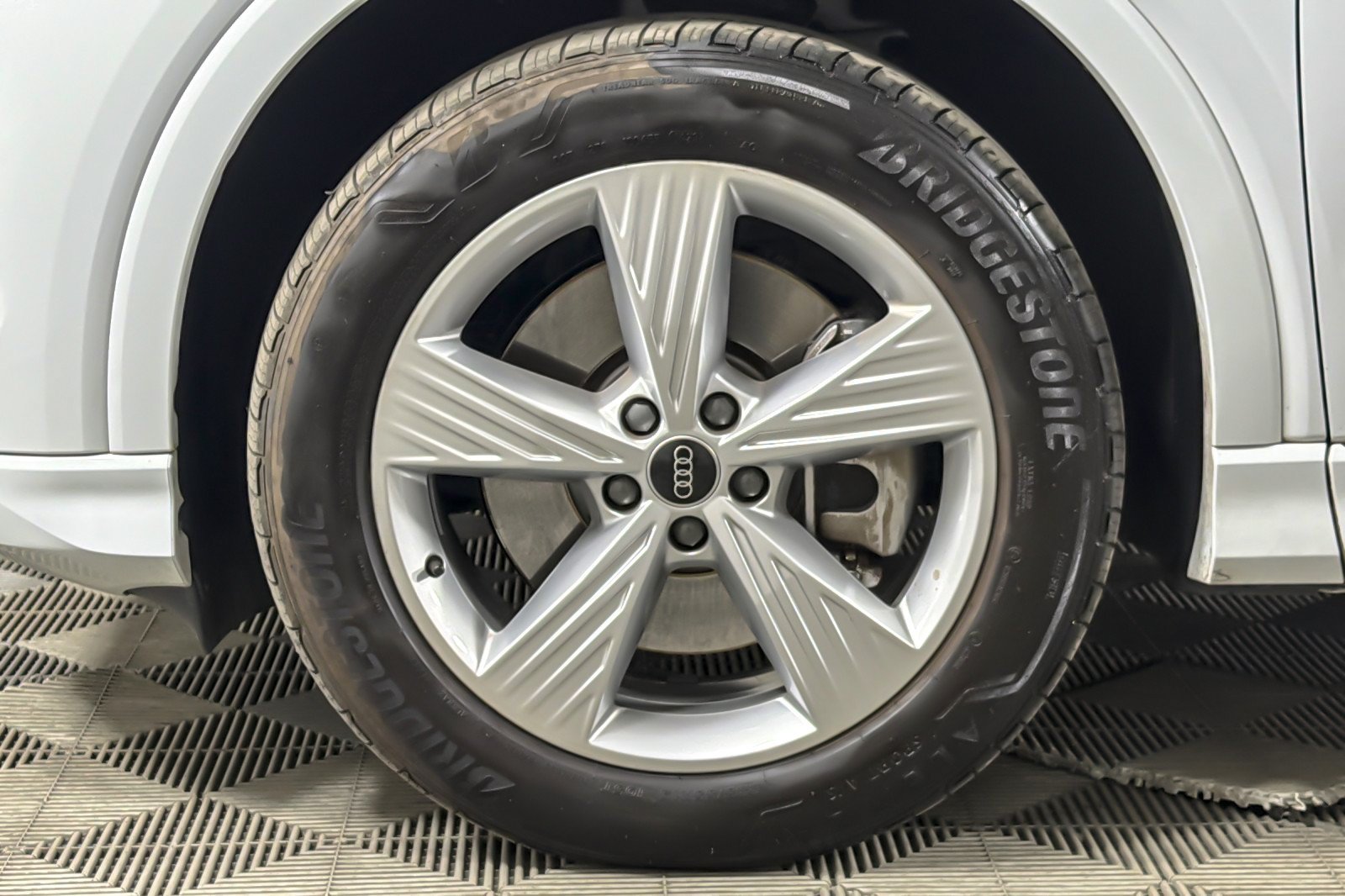 Used 2024 Audi Q4 e-tron Premium AWD/4WD image 25