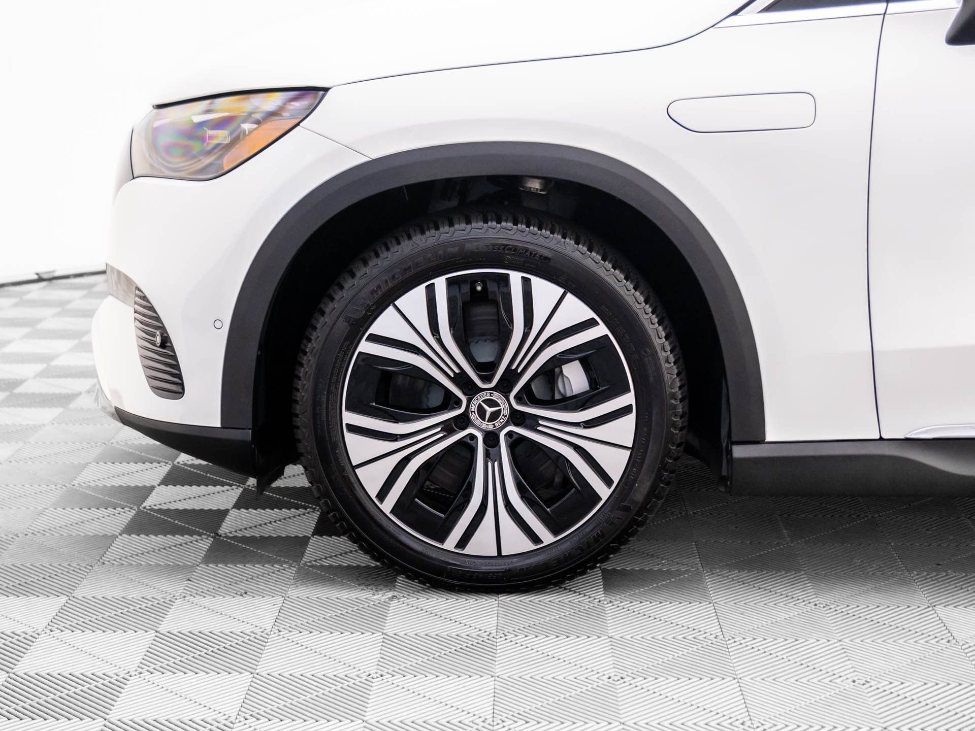 Certified 2024 Mercedes-Benz EQE 350+ 4MATIC SUV w/ Driver Assistance Package image 37