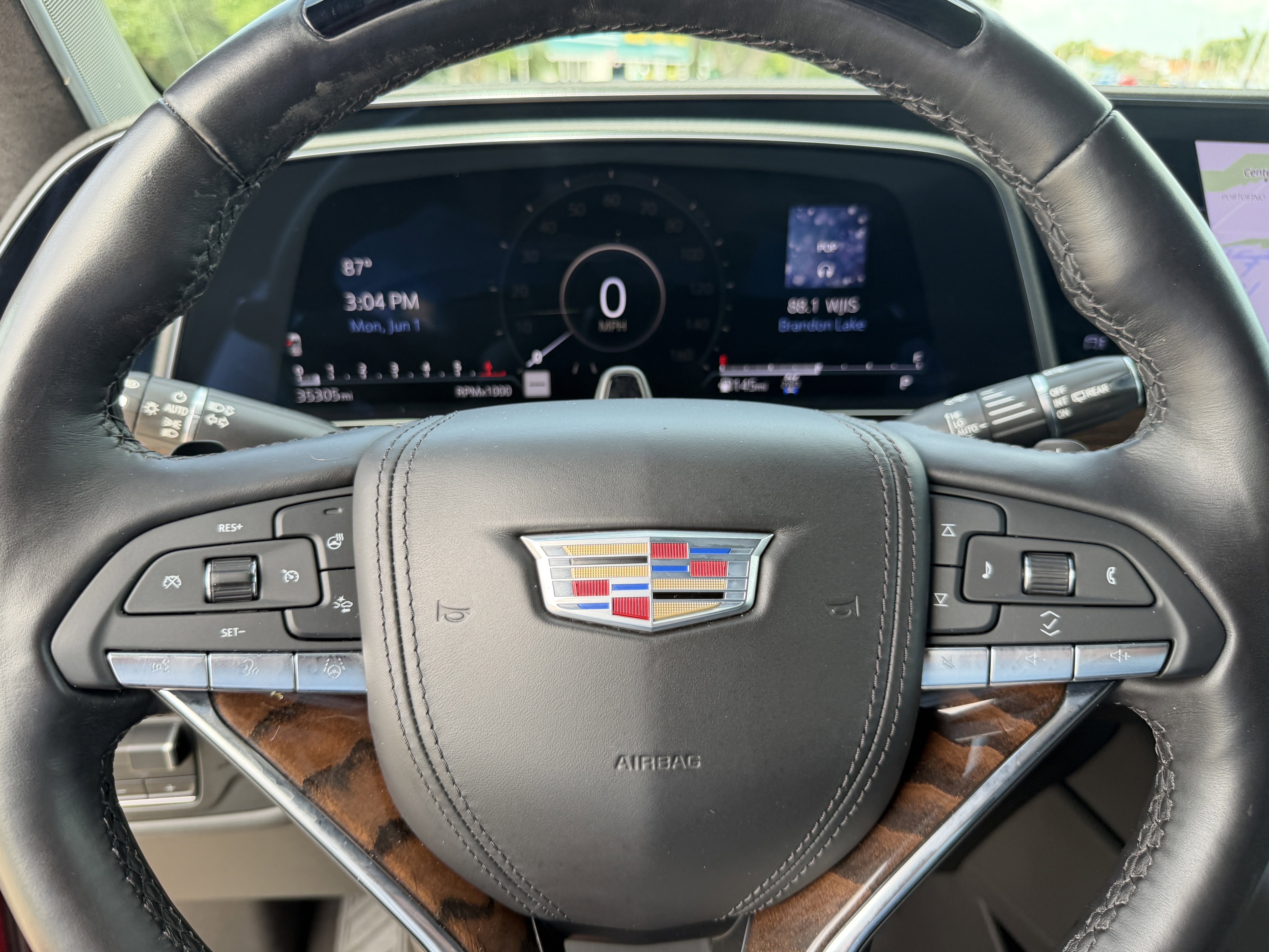 Used 2022 Cadillac Escalade Sport Platinum AWD/4WD image 29