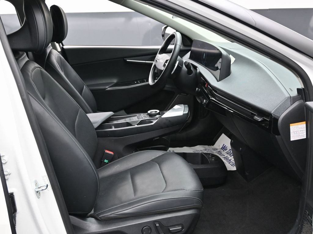 Used 2022 Kia EV6 Wind image 34
