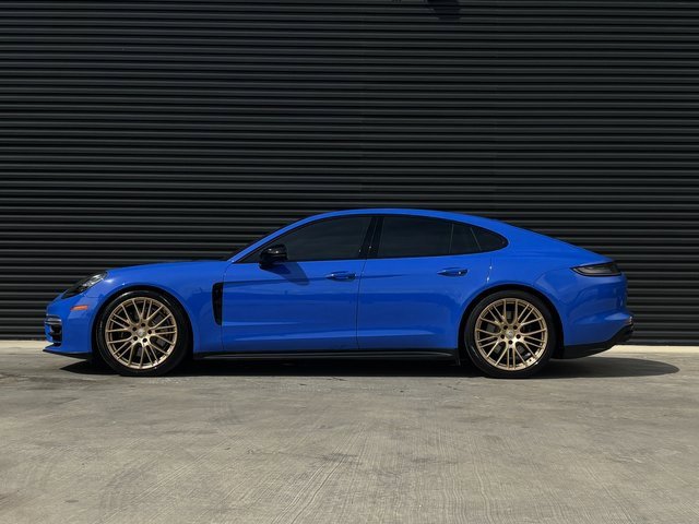 Used 2023 Porsche Panamera GTS image 2