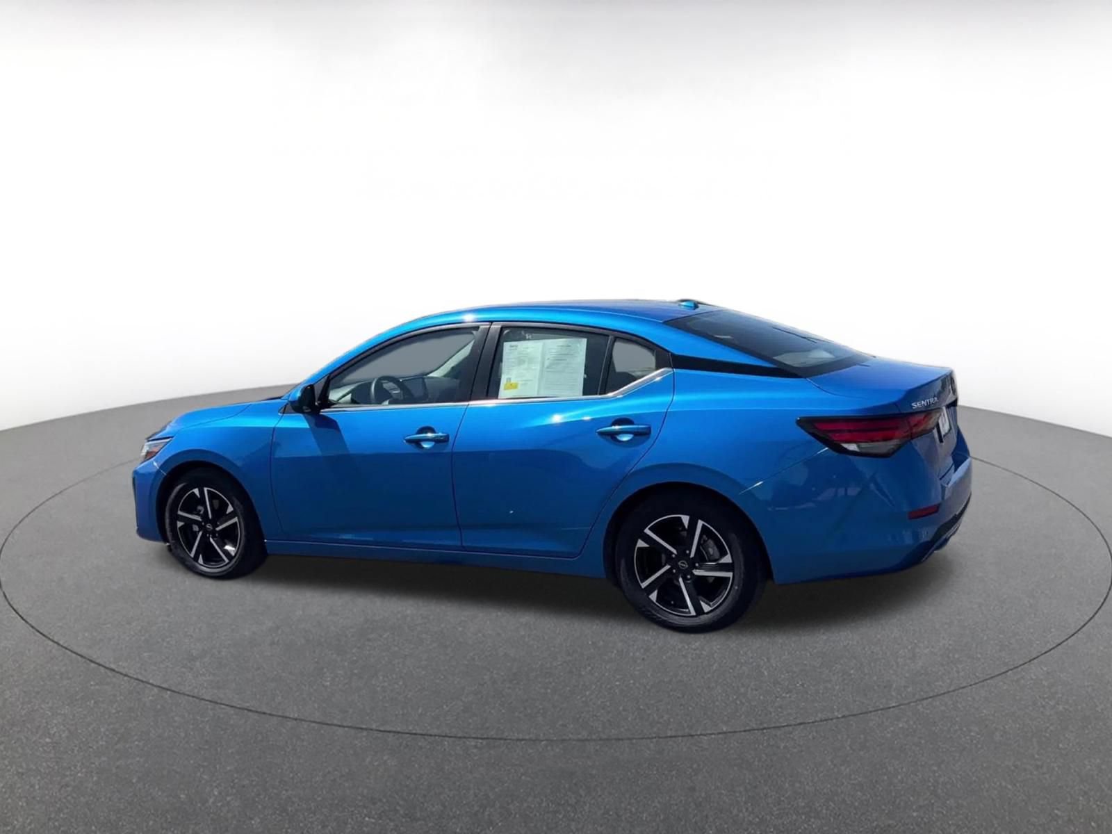 Used 2025 Nissan Sentra SV FWD image 8