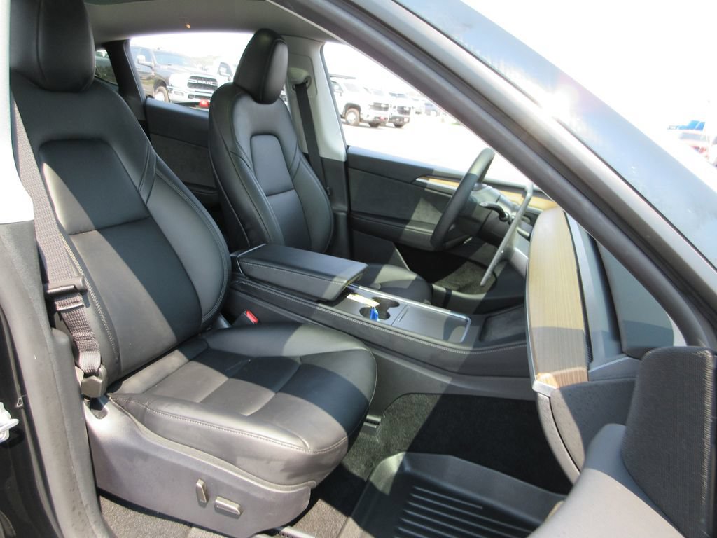Used 2024 Tesla Model Y Performance AWD/4WD image 22