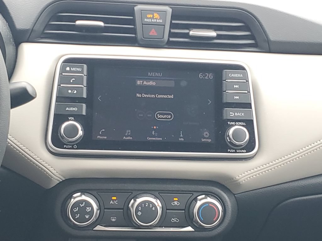 Used 2020 Nissan Versa SV FWD image 14