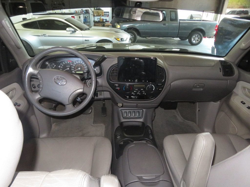 Used 2006 Toyota Sequoia SR5 AWD/4WD image 42