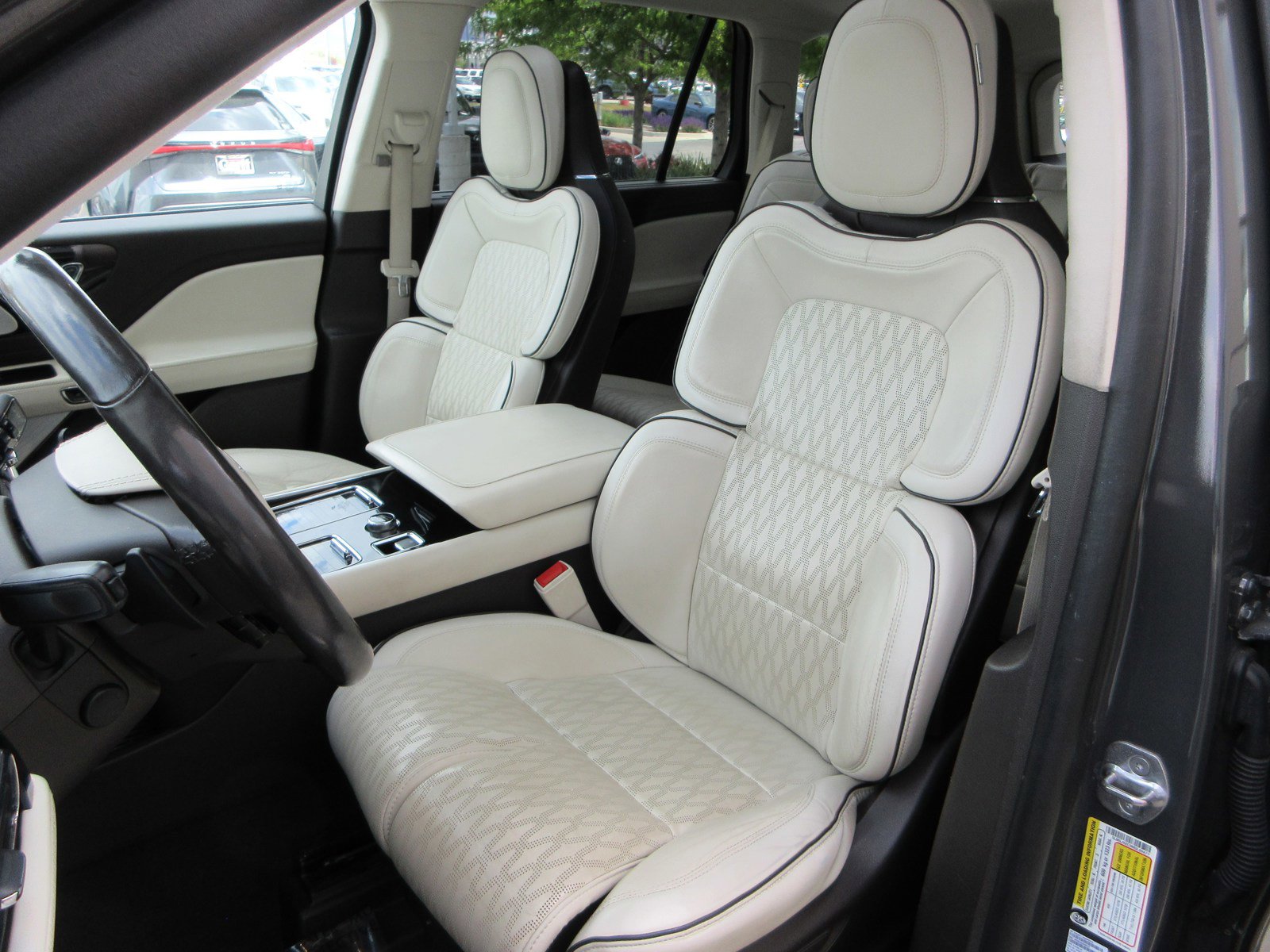 Used 2021 Lincoln Aviator Black Label w/ Dynamic Handling Package AWD/4WD image 36