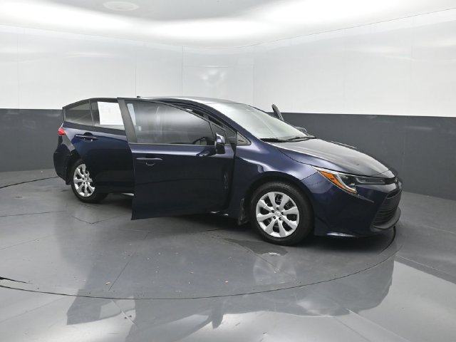 Used 2025 Toyota Corolla LE FWD image 29