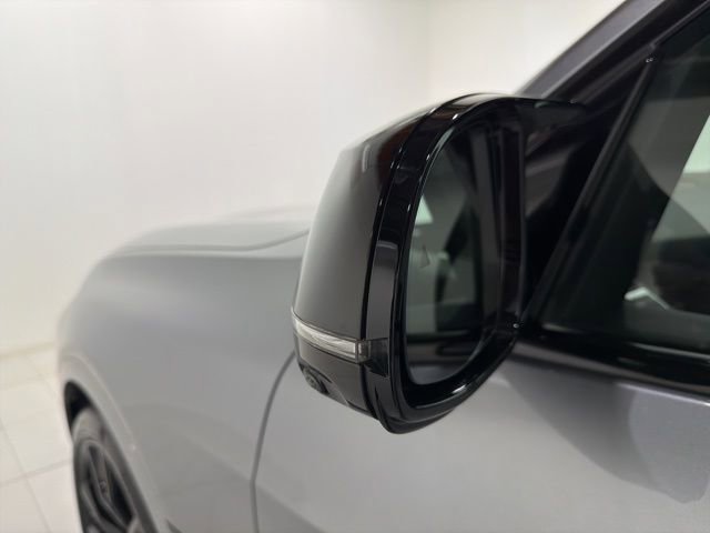 Certified 2024 BMW X7 M60i w/ Executive Package AWD/4WD image 9