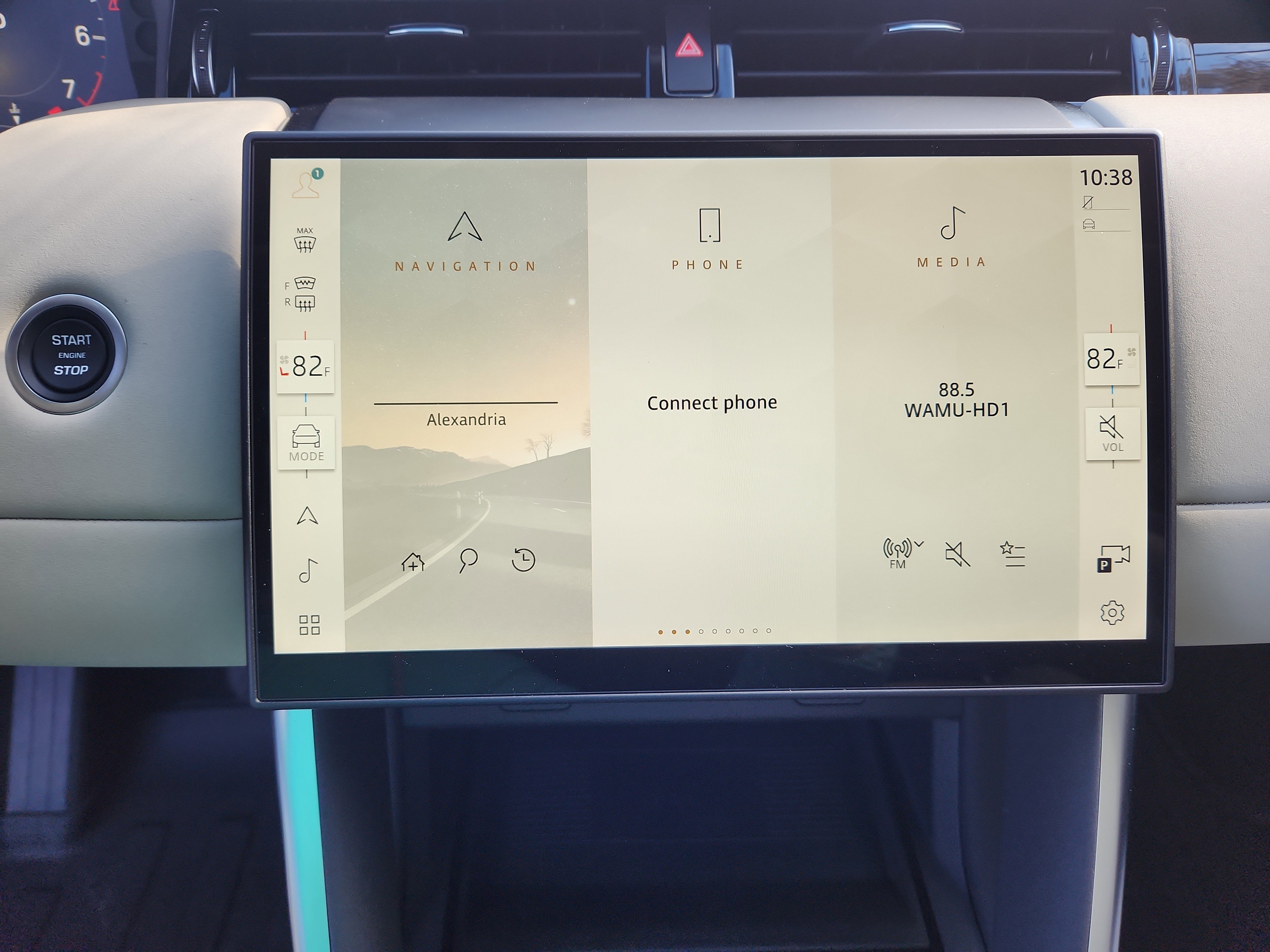 New 2025 Land Rover Discovery Sport S image 18