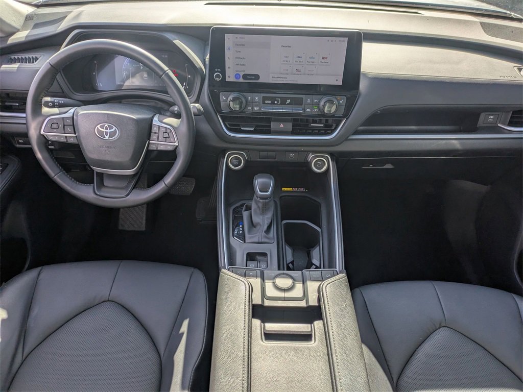 Used 2025 Toyota Grand Highlander AWD image 25