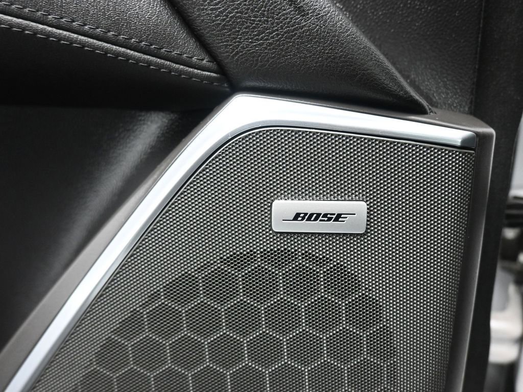 Used 2018 Cadillac Escalade Luxury image 11