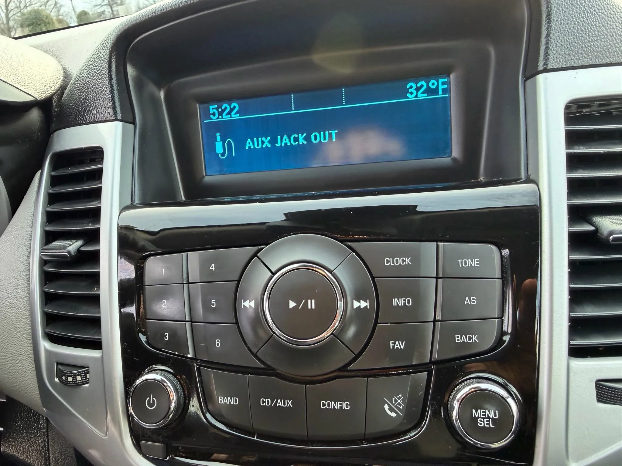 Used 2013 Chevrolet Cruze LS image 22