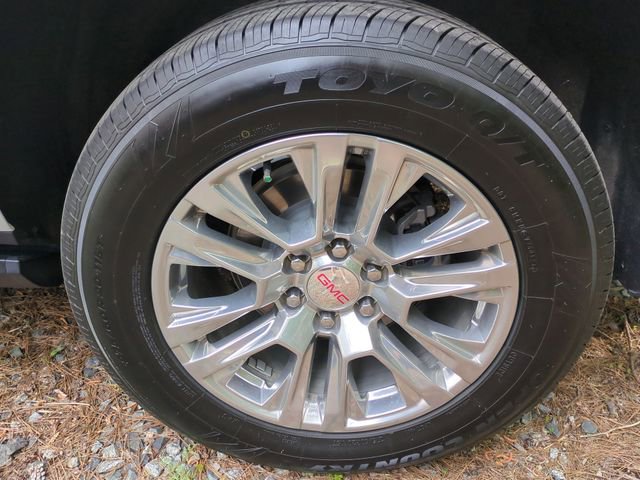 Used 2023 GMC Yukon Denali image 9