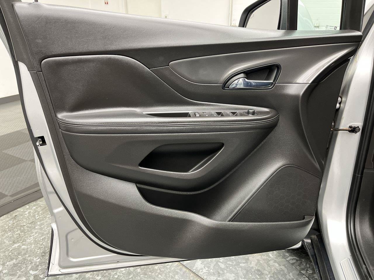 Used 2019 Buick Encore Essence w/ Safety Package II AWD/4WD image 8