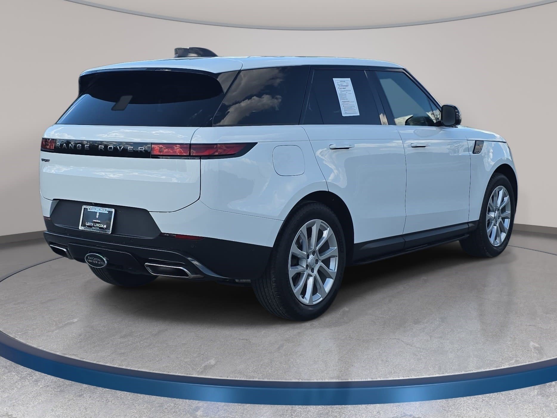 Used 2024 Land Rover Range Rover Sport SE image 5