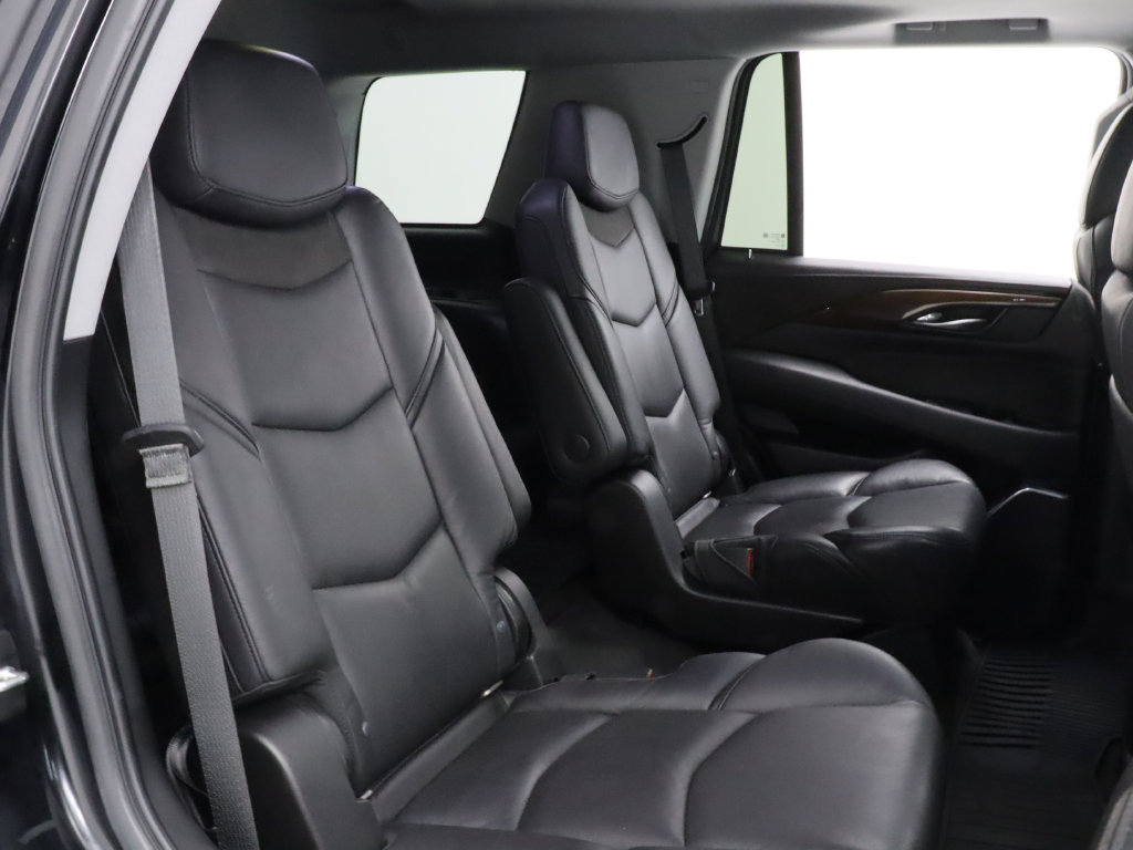Used 2020 Cadillac Escalade Luxury w/ Escalade Sport Edition RWD image 30