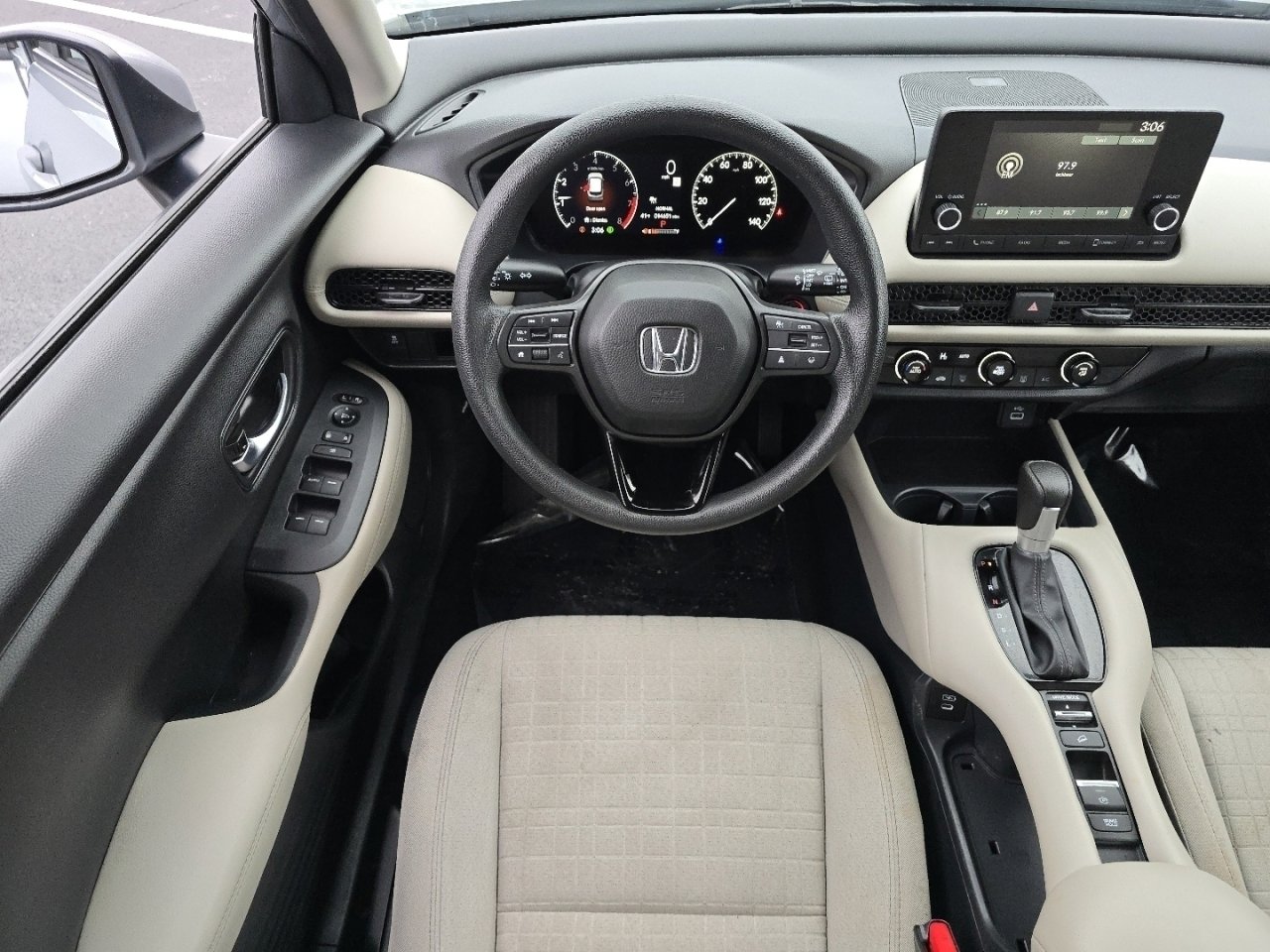 Certified 2025 Honda HR-V LX image 26