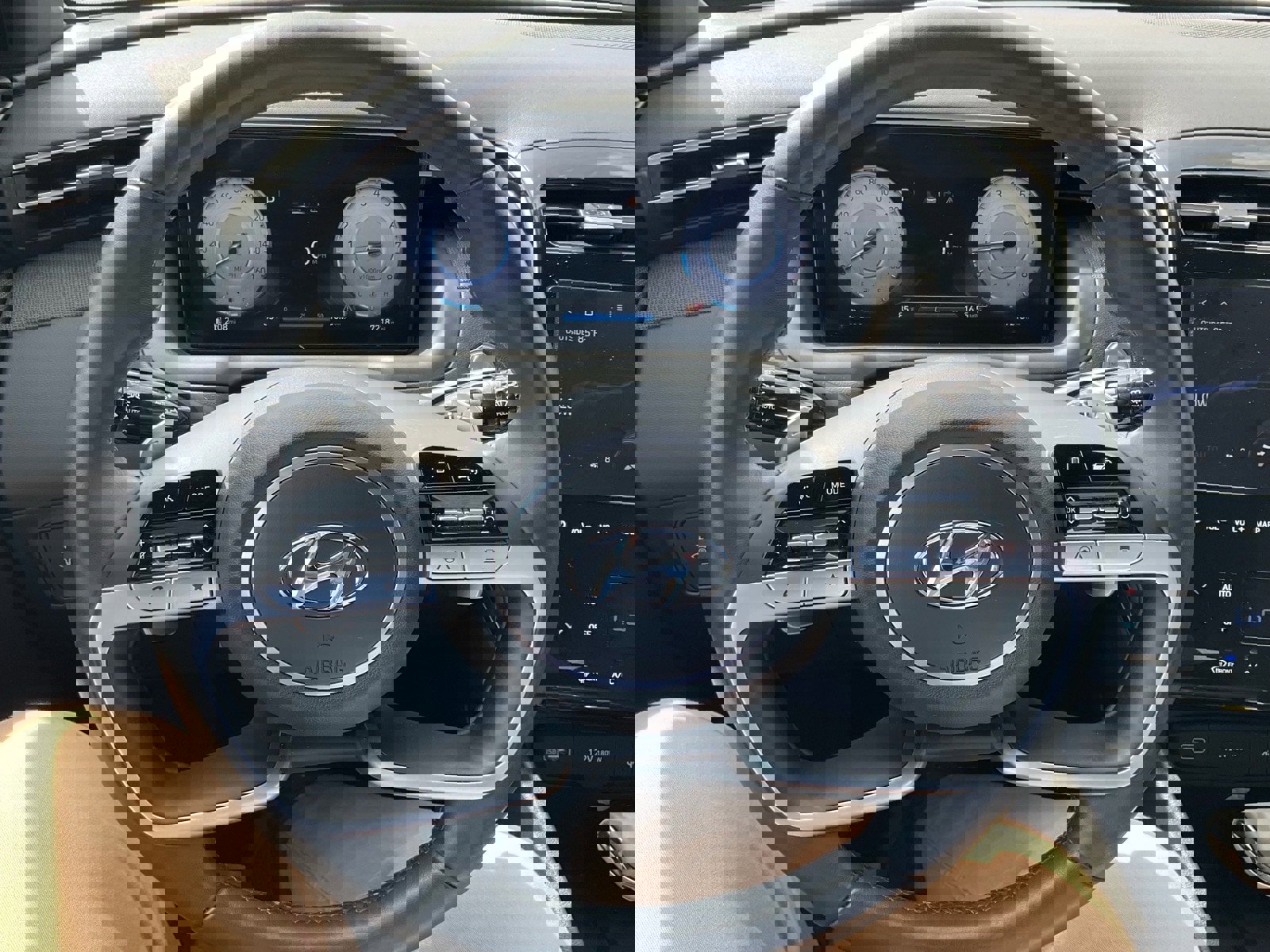 Used 2024 Hyundai Santa Cruz Limited image 16