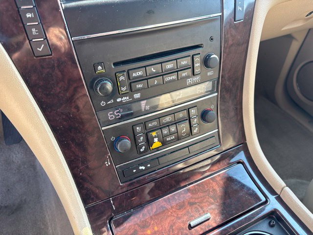 Used 2012 Cadillac Escalade Luxury AWD/4WD image 16