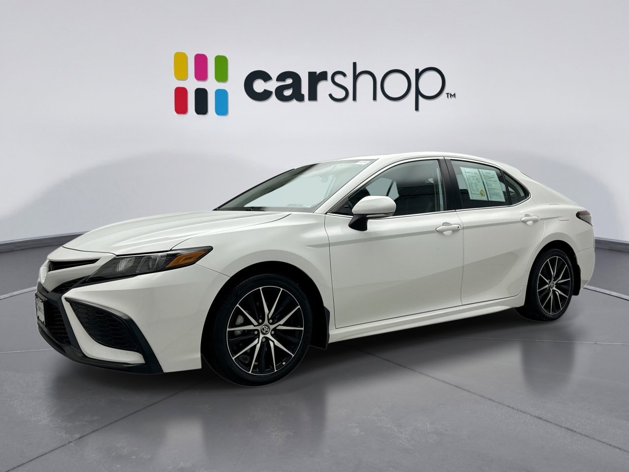 Used 2023 Toyota Camry SE AWD/4WD image 1