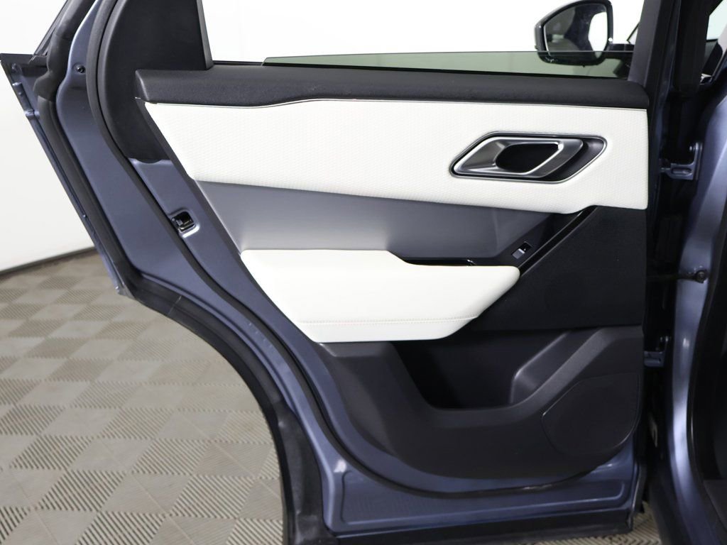 Used 2023 Land Rover Range Rover Velar R-Dynamic S image 30