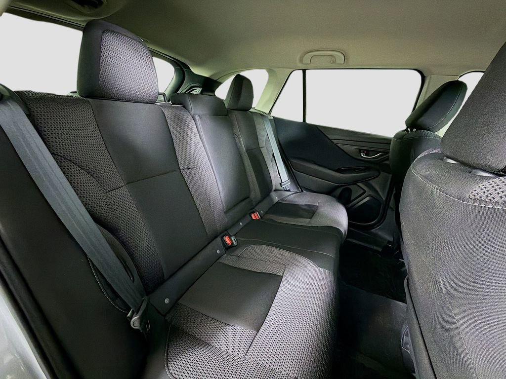 Used 2025 Subaru Outback Premium image 31