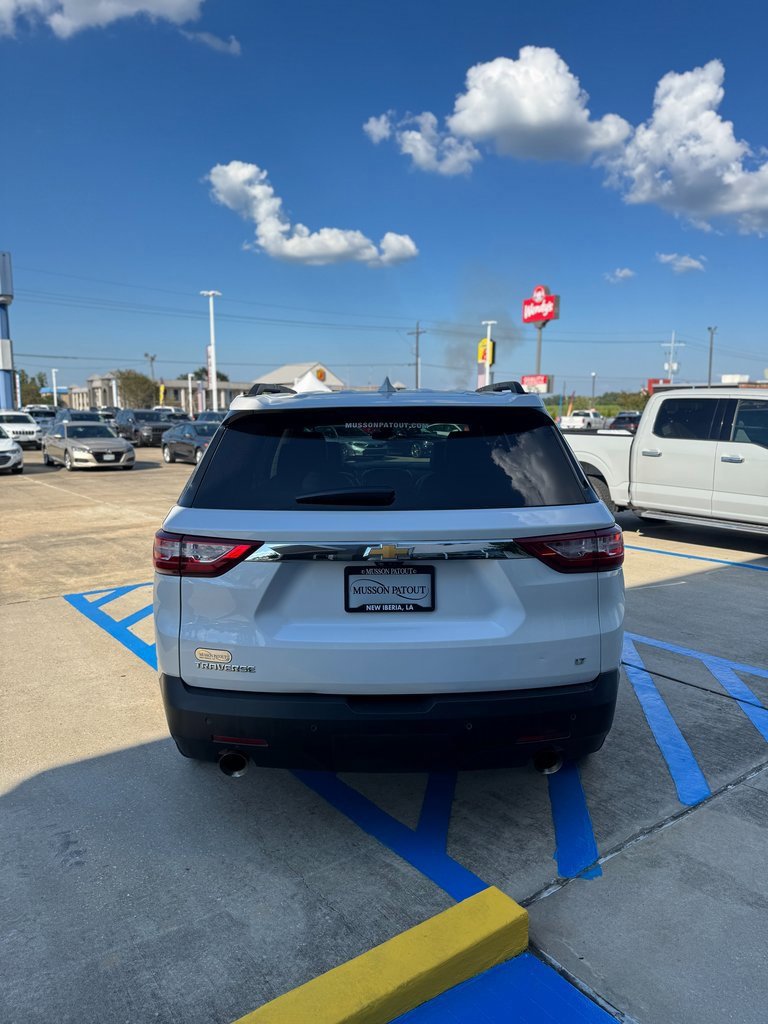 Used 2021 Chevrolet Traverse LT w/ LT Premium Package image 5