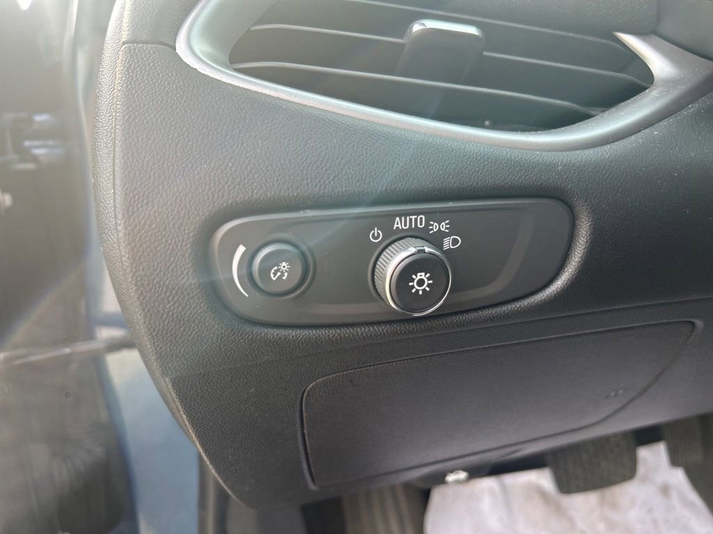 Used 2025 Chevrolet Malibu LT image 17