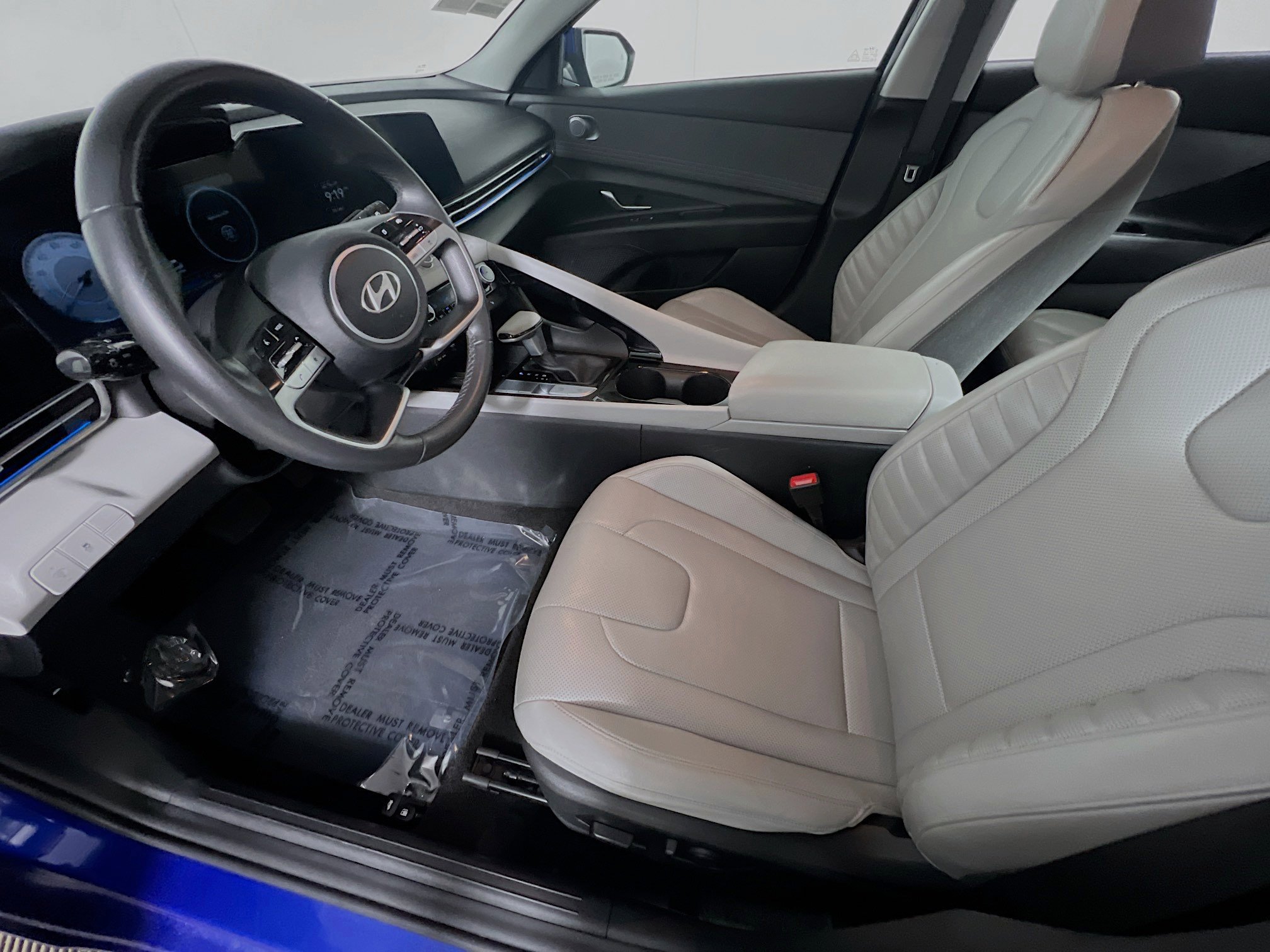 Used 2025 Hyundai Elantra Limited image 15