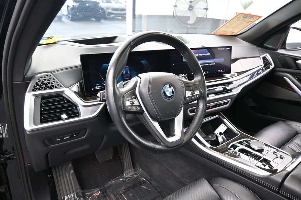 Used 2025 BMW X5 xDrive50e AWD/4WD image 12