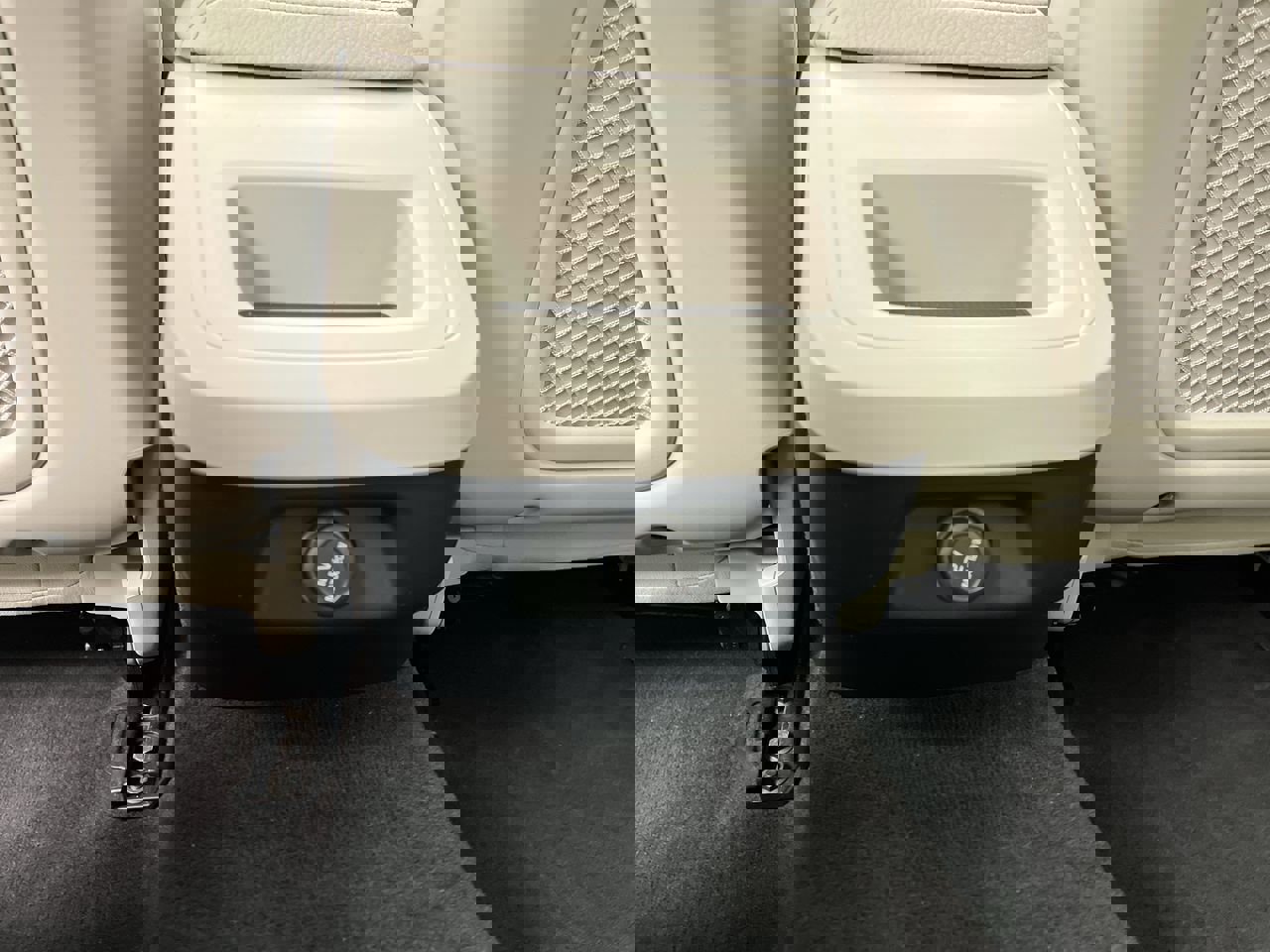 Used 2019 Volvo S60 T6 Momentum w/ Premium Package image 12