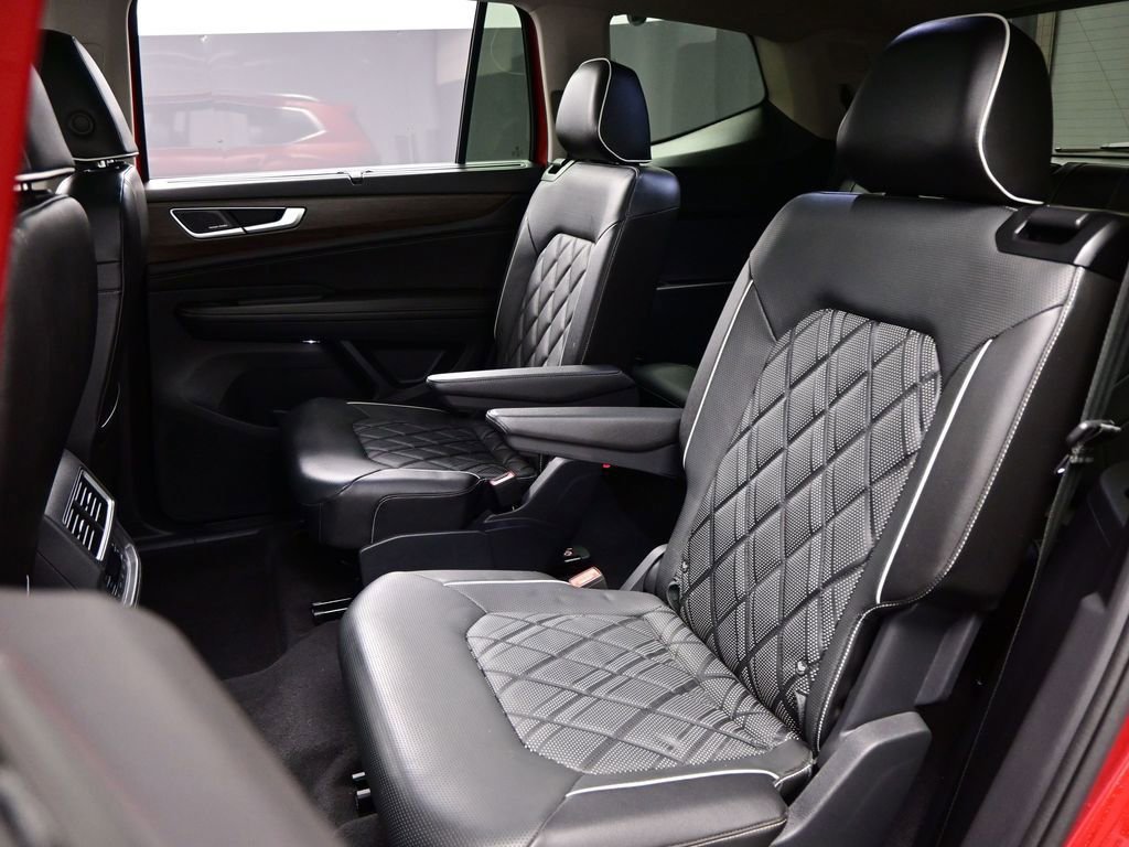 Used 2024 Volkswagen Atlas SEL Premium R-Line image 39