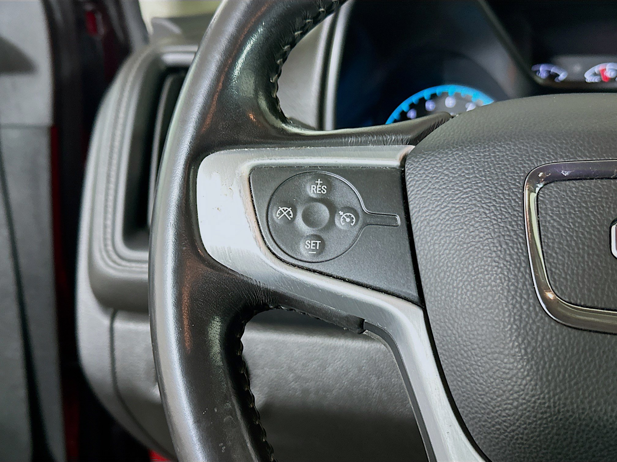 Used 2020 GMC Canyon SLE w/ Elevation Edition RWD image 16