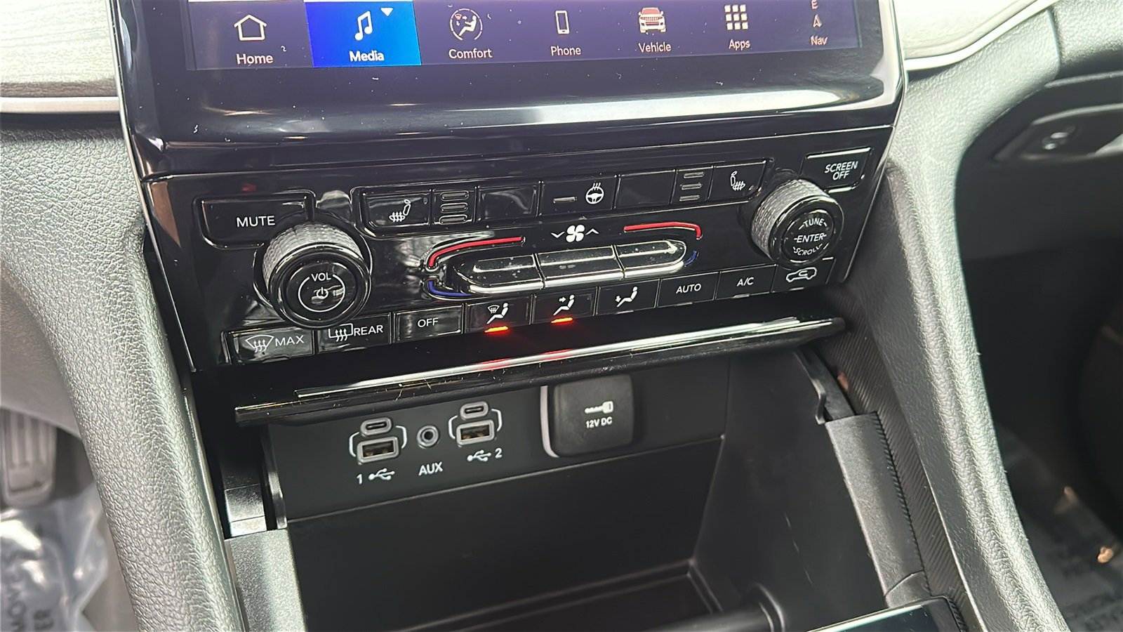 Used 2025 Jeep Grand Cherokee Limited w/ Trailer Tow Package image 13