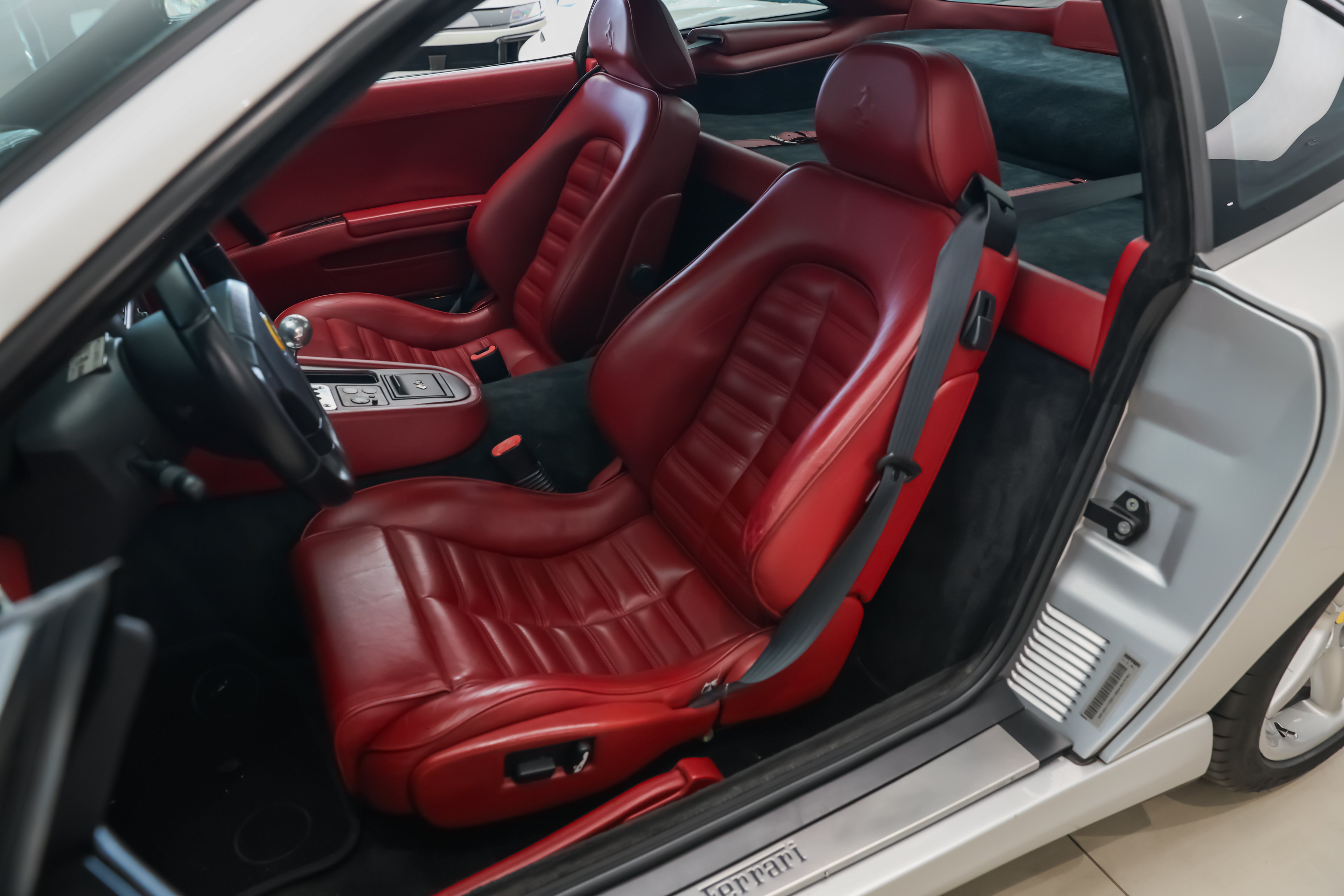 Used 1998 Ferrari 550 Maranello Coupe RWD image 10