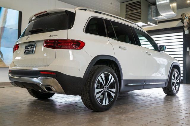New 2026 Mercedes-Benz GLB 250 4MATIC image 8