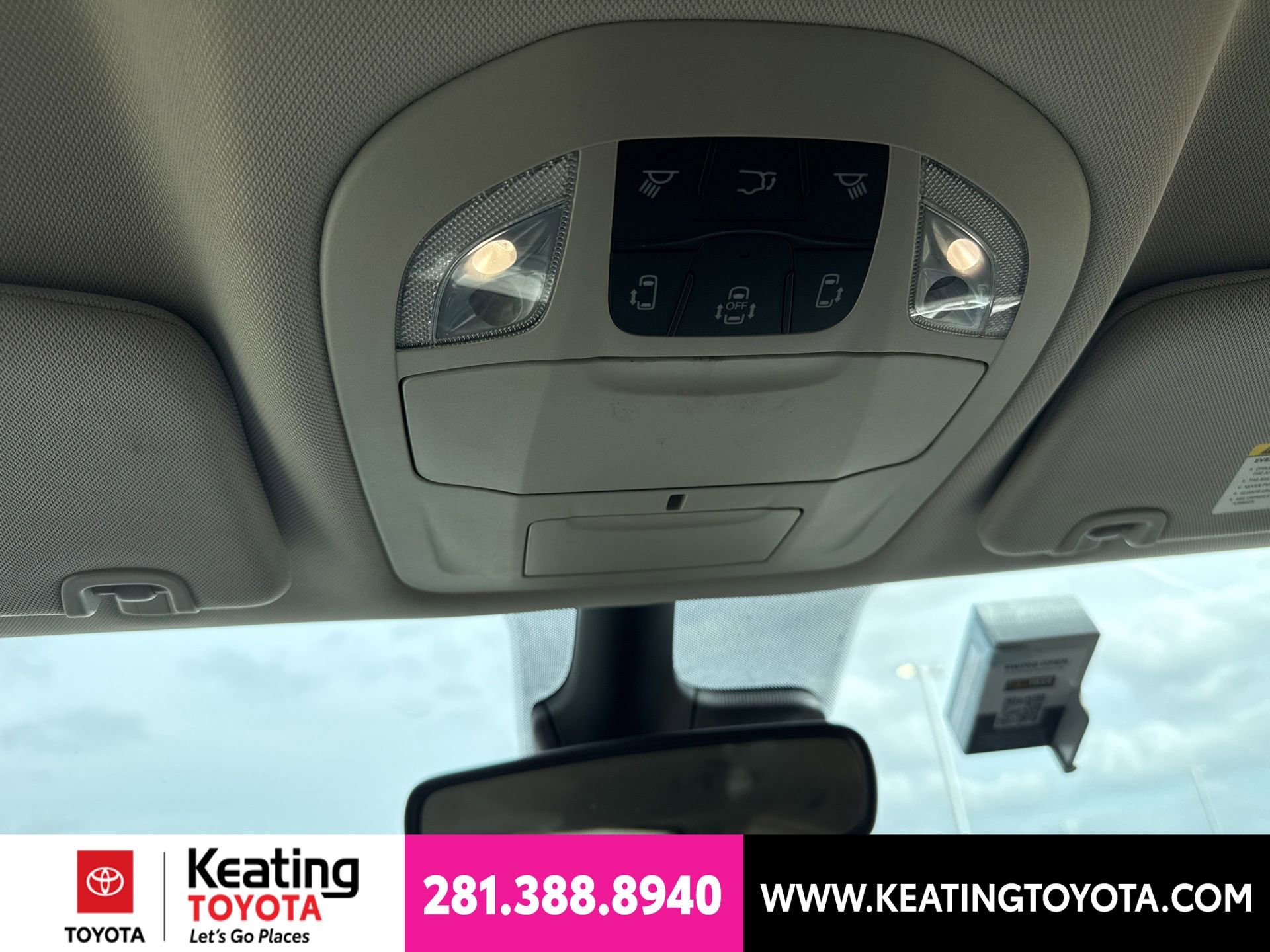 Used 2024 Chrysler Pacifica Limited FWD image 23