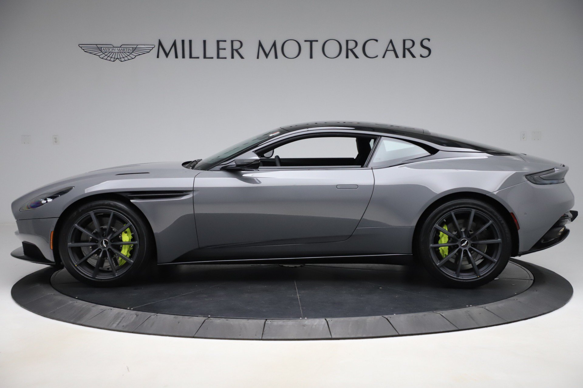 Used 2020 Aston Martin DB11 AMR RWD image 3
