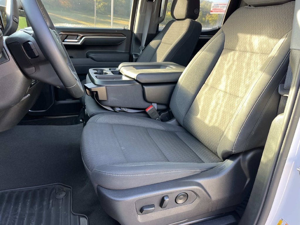 Used 2026 Chevrolet Silverado 1500 RST AWD/4WD image 27