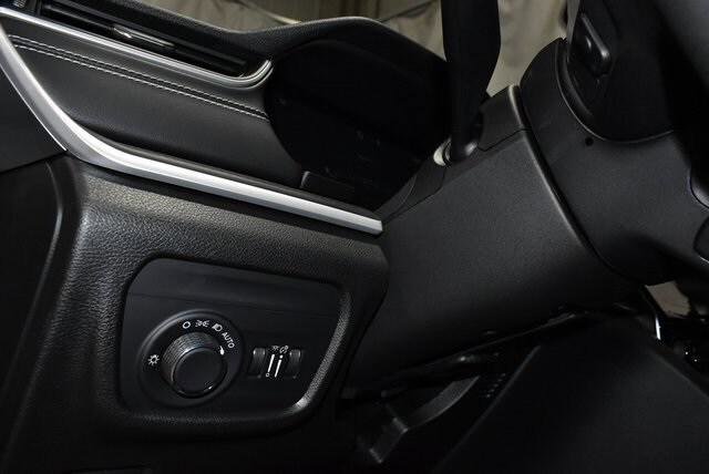 Certified 2023 Jeep Grand Cherokee Laredo image 18