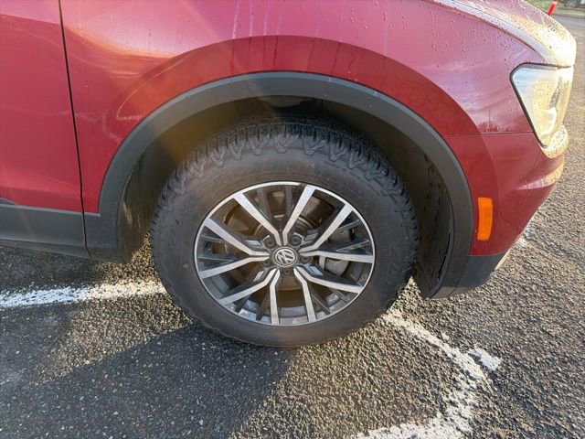 Used 2019 Volkswagen Tiguan SE w/ Panoramic Sunroof Package image 16