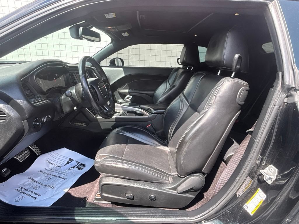Used 2019 Dodge Challenger SXT w/ Plus Package RWD image 3