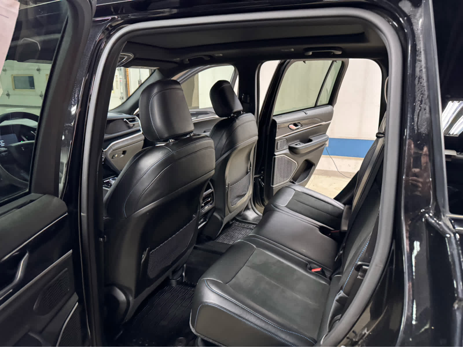 Used 2022 Jeep Grand Cherokee Trailhawk w/ Advanced Protech Group II image 14