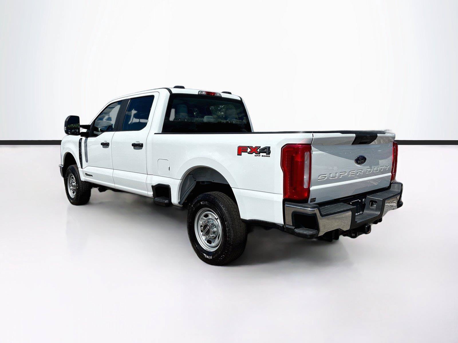 Used 2024 Ford F250 XL w/ FX4 Off-Road Package AWD/4WD image 5