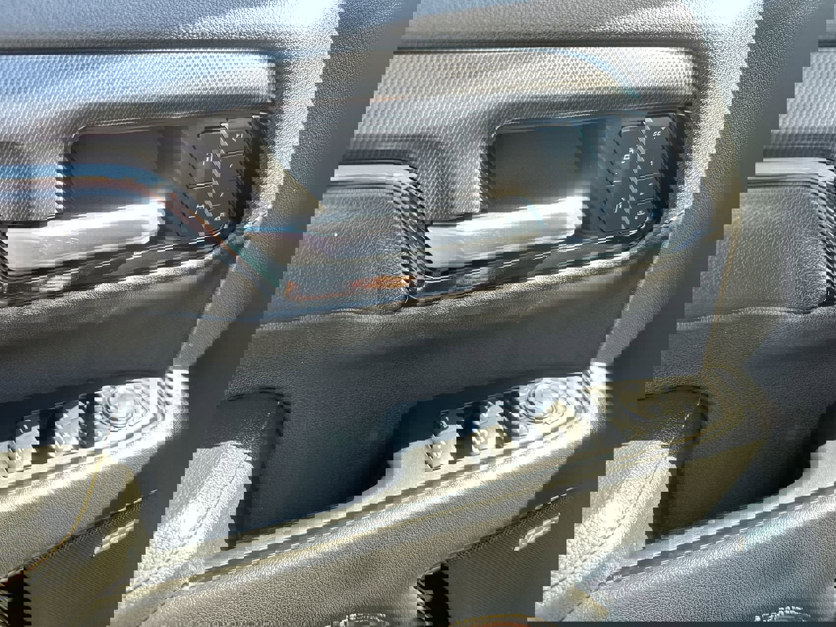 Used 2024 GMC Sierra 2500 AT4 w/ AT4 Premium Plus Package image 13