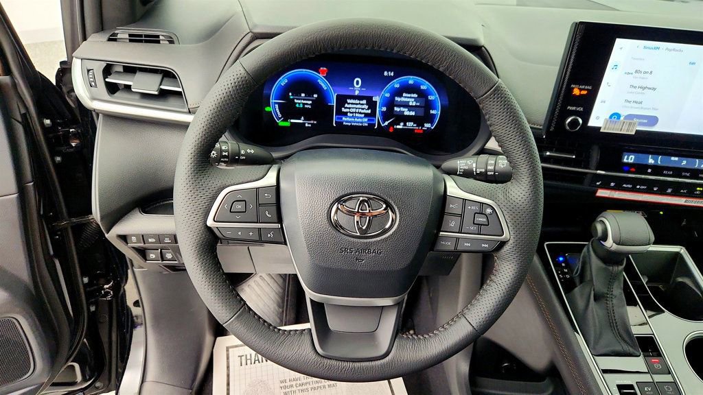 Used 2026 Toyota Sienna Platinum image 14